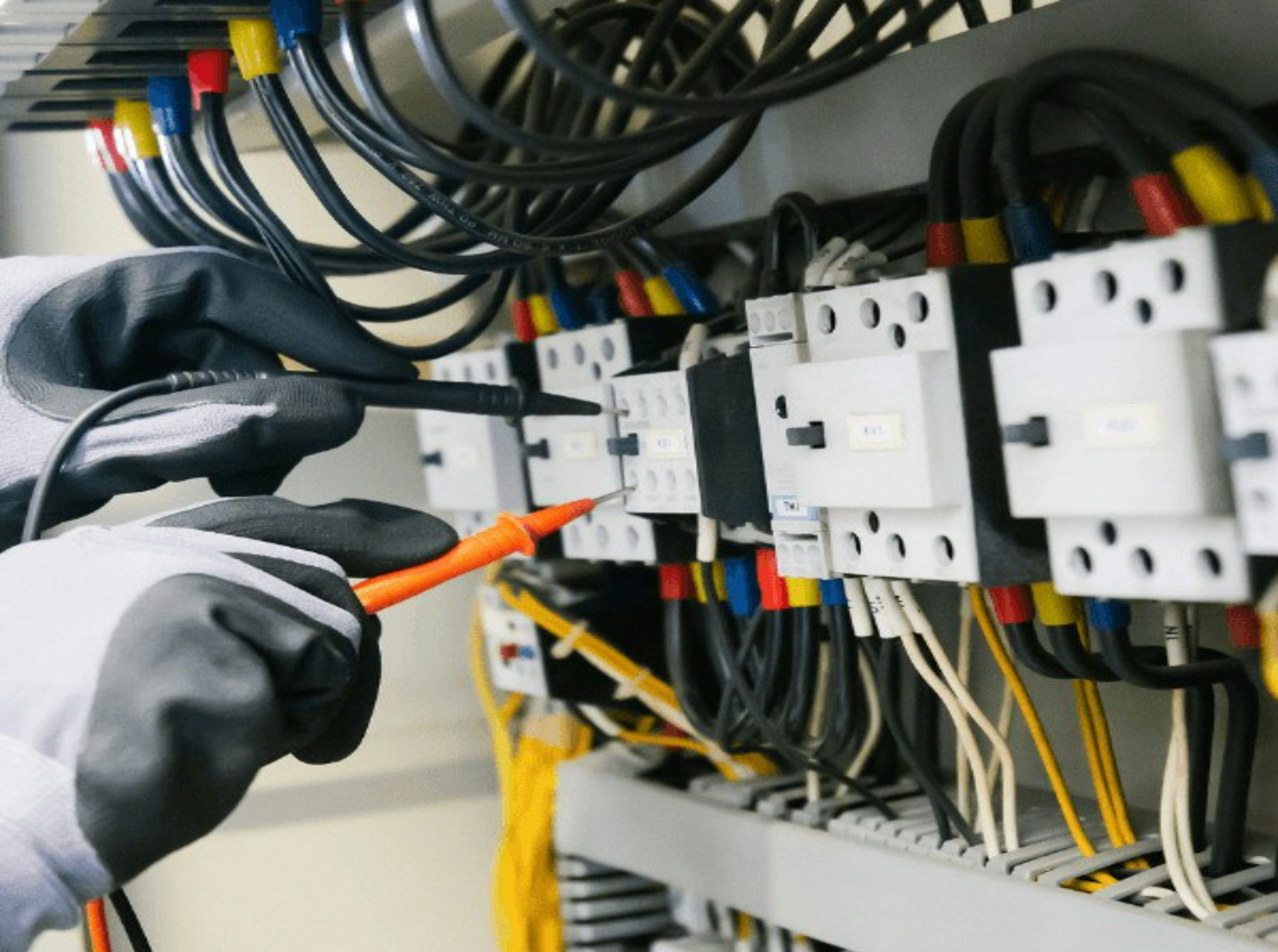 Emergency electrician on call