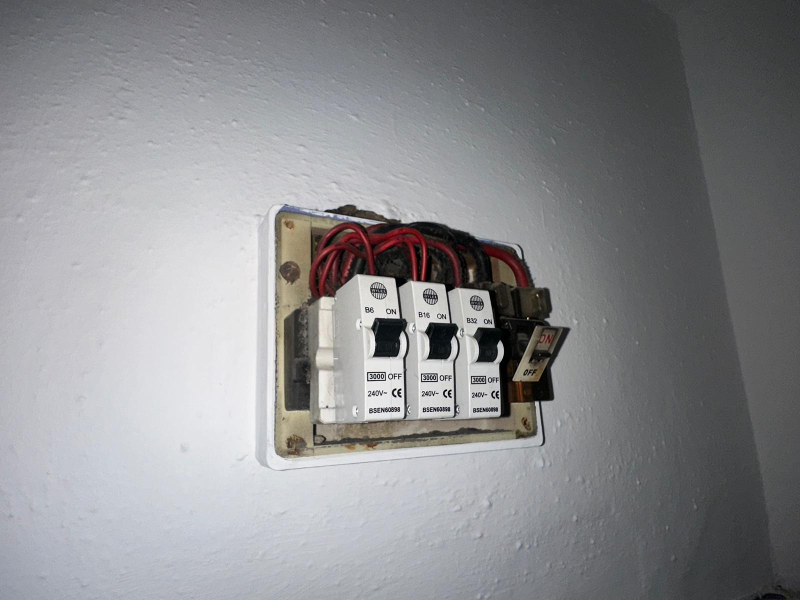 Qualified consumer unit installer
